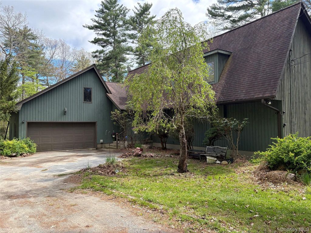 Photo of 22 Boulder Way, Cuddebackville, NY 12729 (MLS # 1001320)