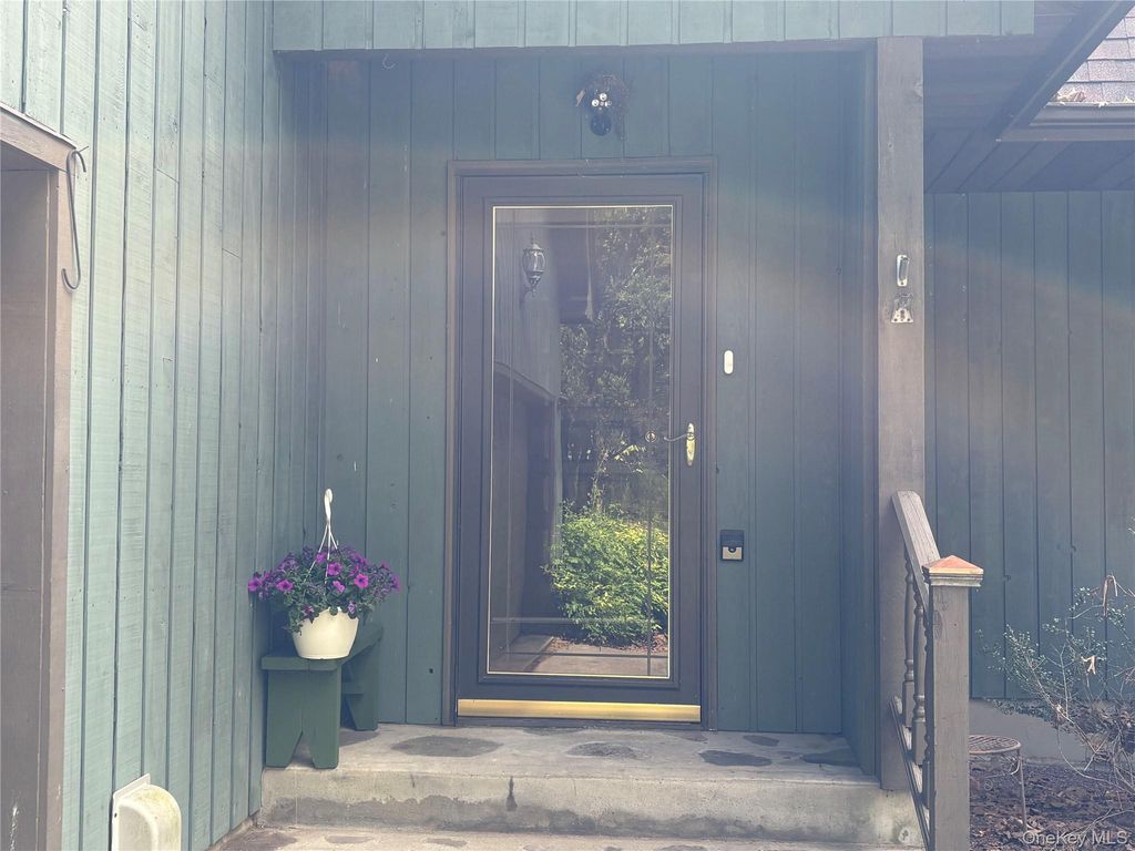 Photo of 22 Boulder Way, Cuddebackville, NY 12729 (MLS # 1001320)