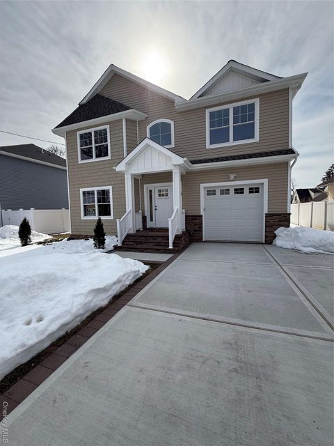 63 Prince ave Freeport NY 11520