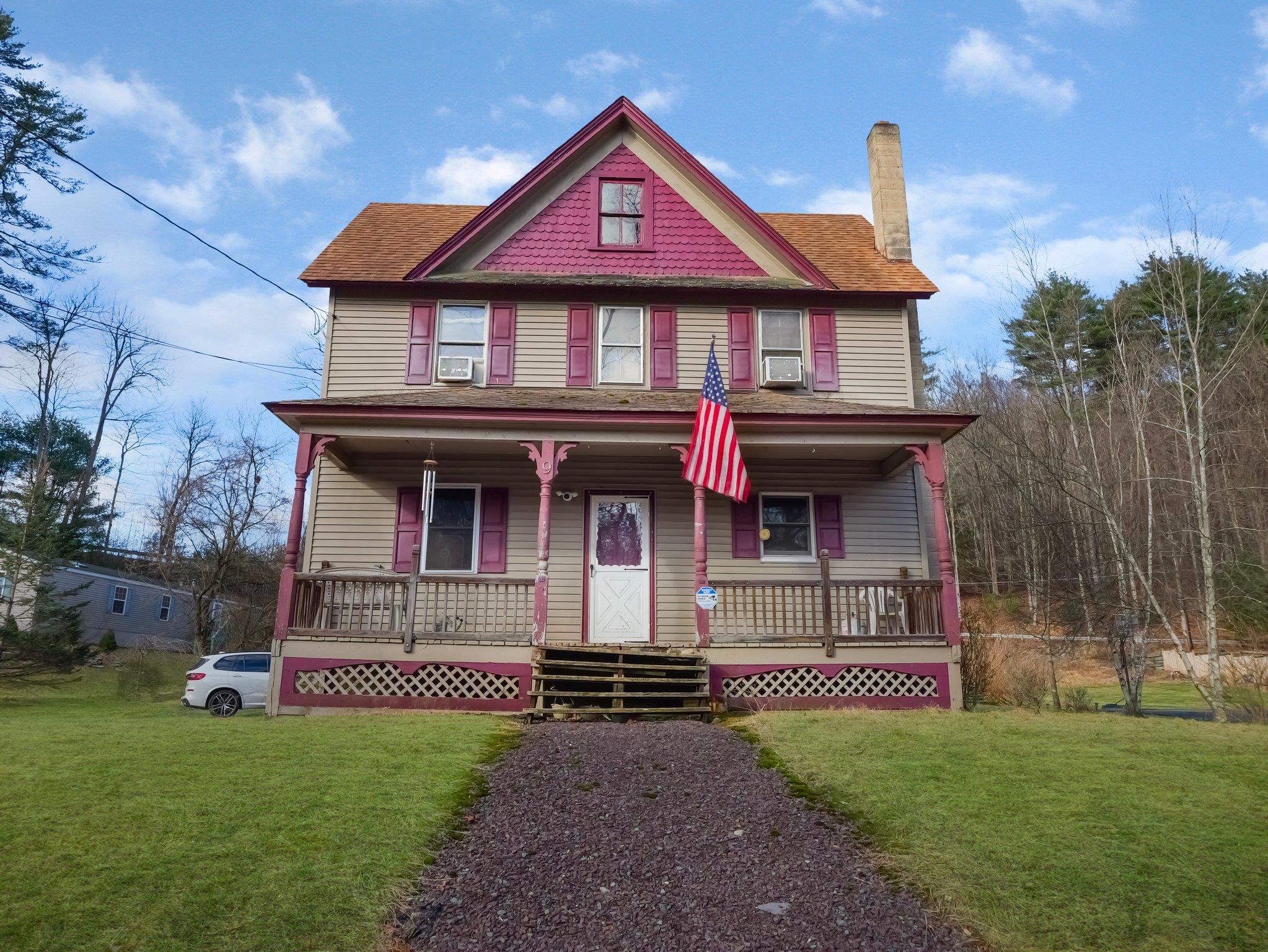 9 Swanerbury Road, Pond Eddy, New York image 1