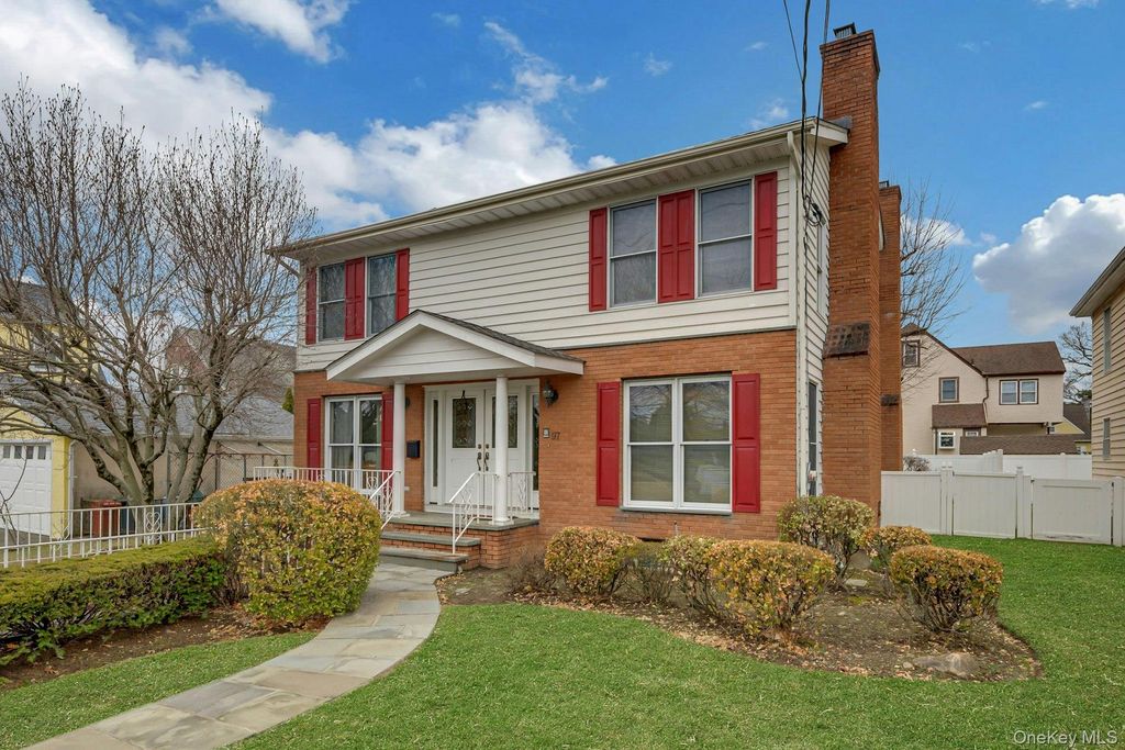 Photo of 97 Bradley Road, Scarsdale, NY 10583 (MLS # 974707)