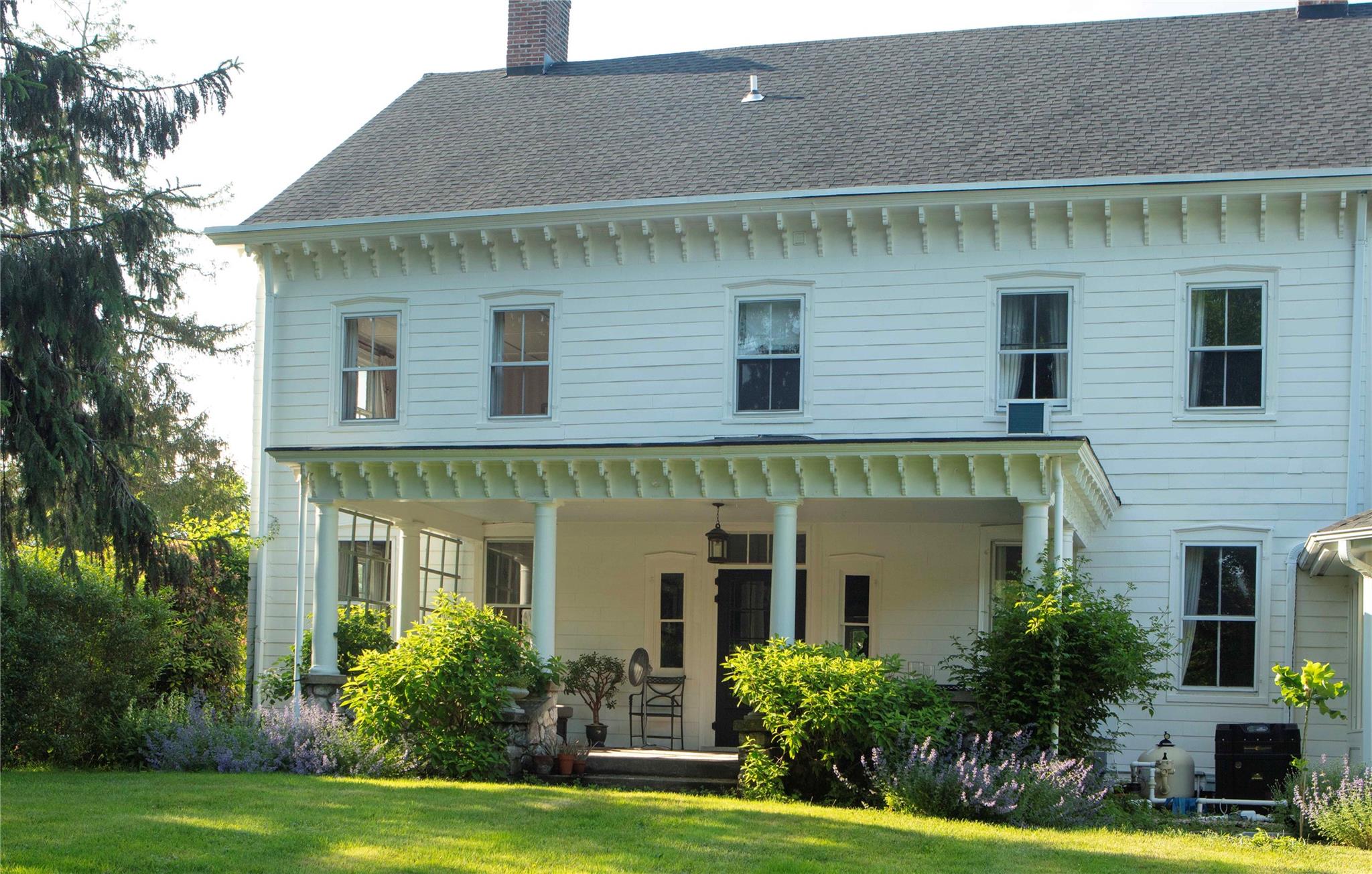 Verbank Road, Millbrook, New York - 5 Bedrooms  
4 Bathrooms  
12 Rooms - 
