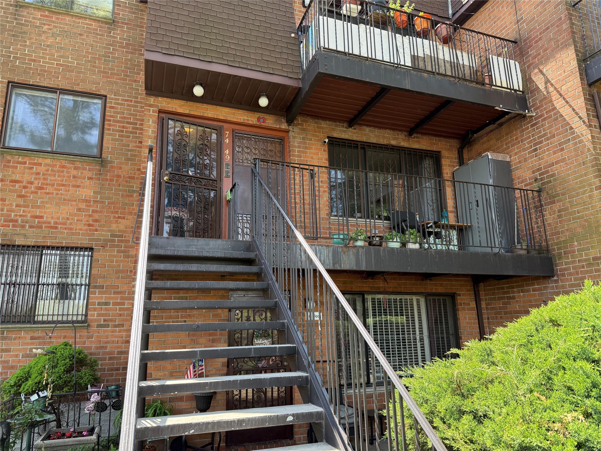 74-49 Calamus Circle #3RD FL, Elmhurst, New York image 5