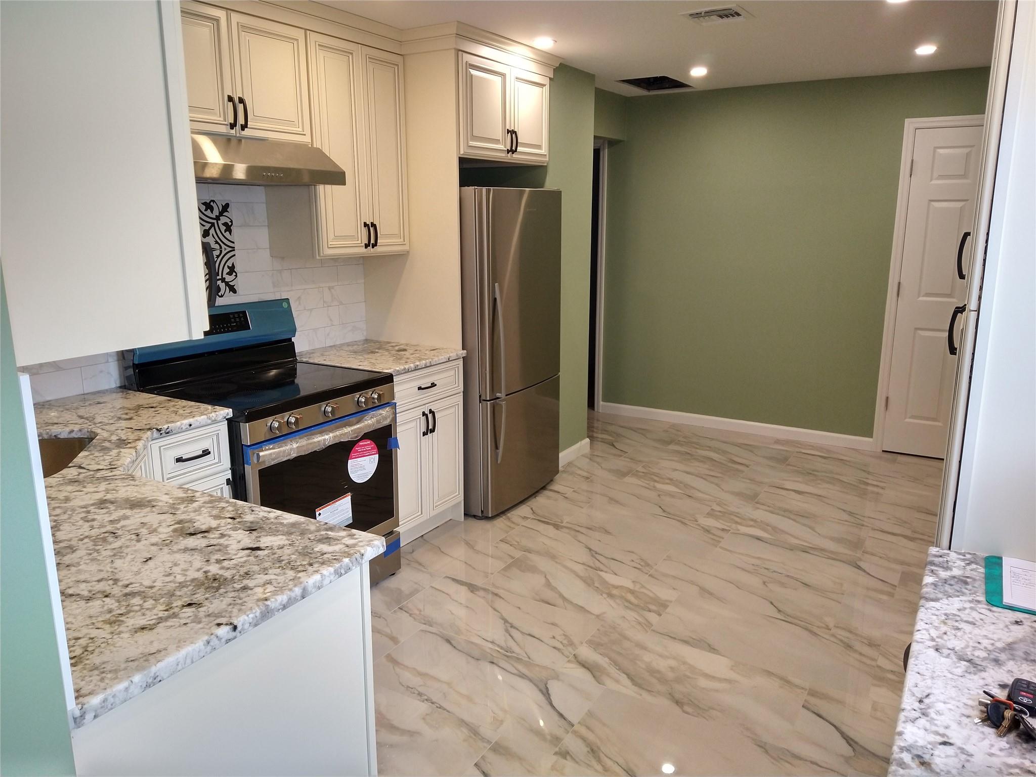 708 Anderson Avenue, Franklin Square, New York image 4