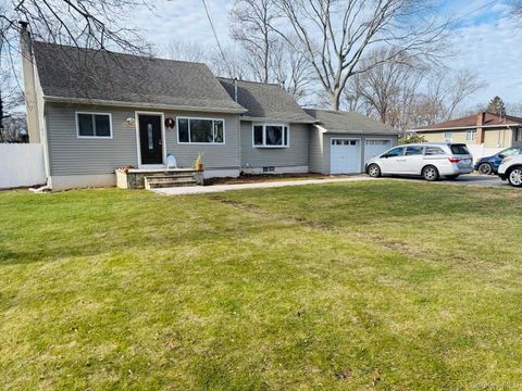 359 Wellwood Drive, Shirley, NY 11967 - MLS#: 945836