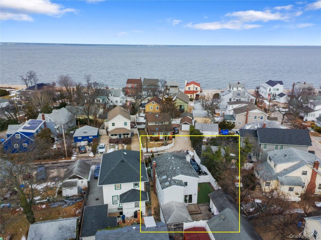 Photo of 6 Charles Place, Bayville, NY 11709 (MLS # 963469)