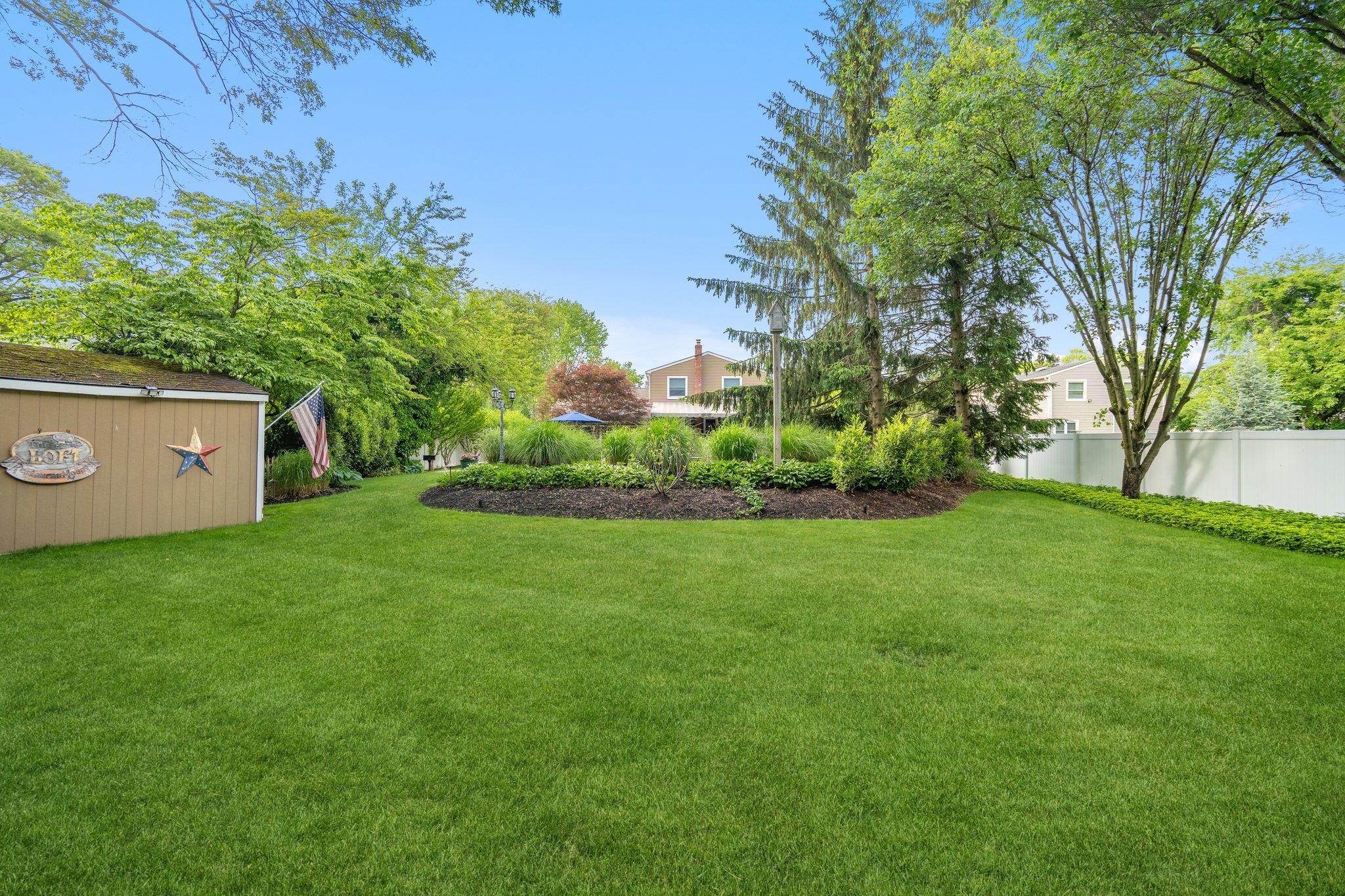 18 Placid Court, Holbrook, New York image 43