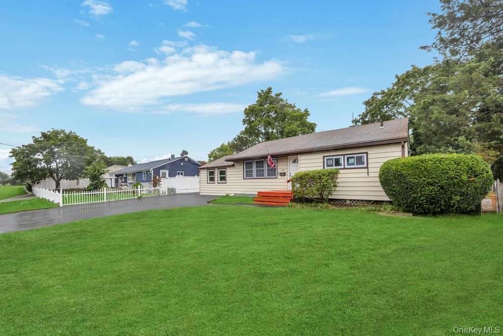 Photo of 148 Claywood Drive, Brentwood, NY 11717 (MLS # 922593)