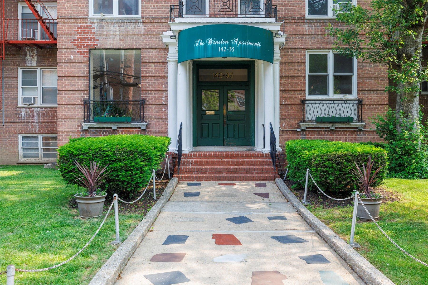 Property for Sale at 84th Drive 6F, Briarwood, Queens, NY - Bedrooms: 1 
Bathrooms: 1 
Rooms: 3  - $289,000