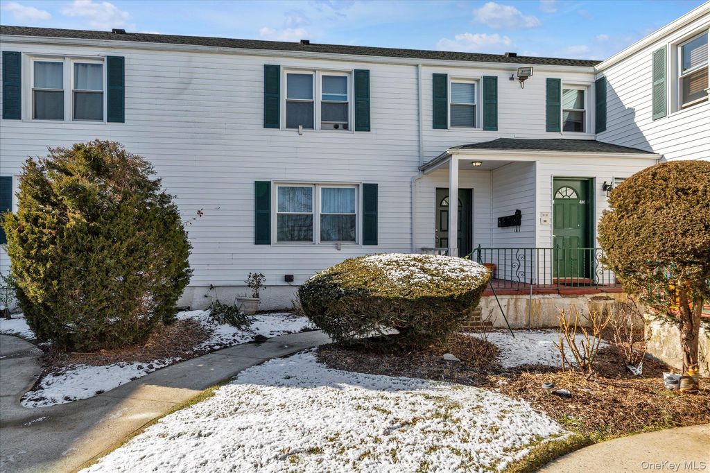 Photo of 494 S Ocean Avenue #1M, Freeport, NY 11520 (MLS # 954122)