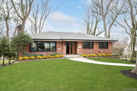 Homes For Sale - 5 University Place<br/> Great Neck, NY 11020