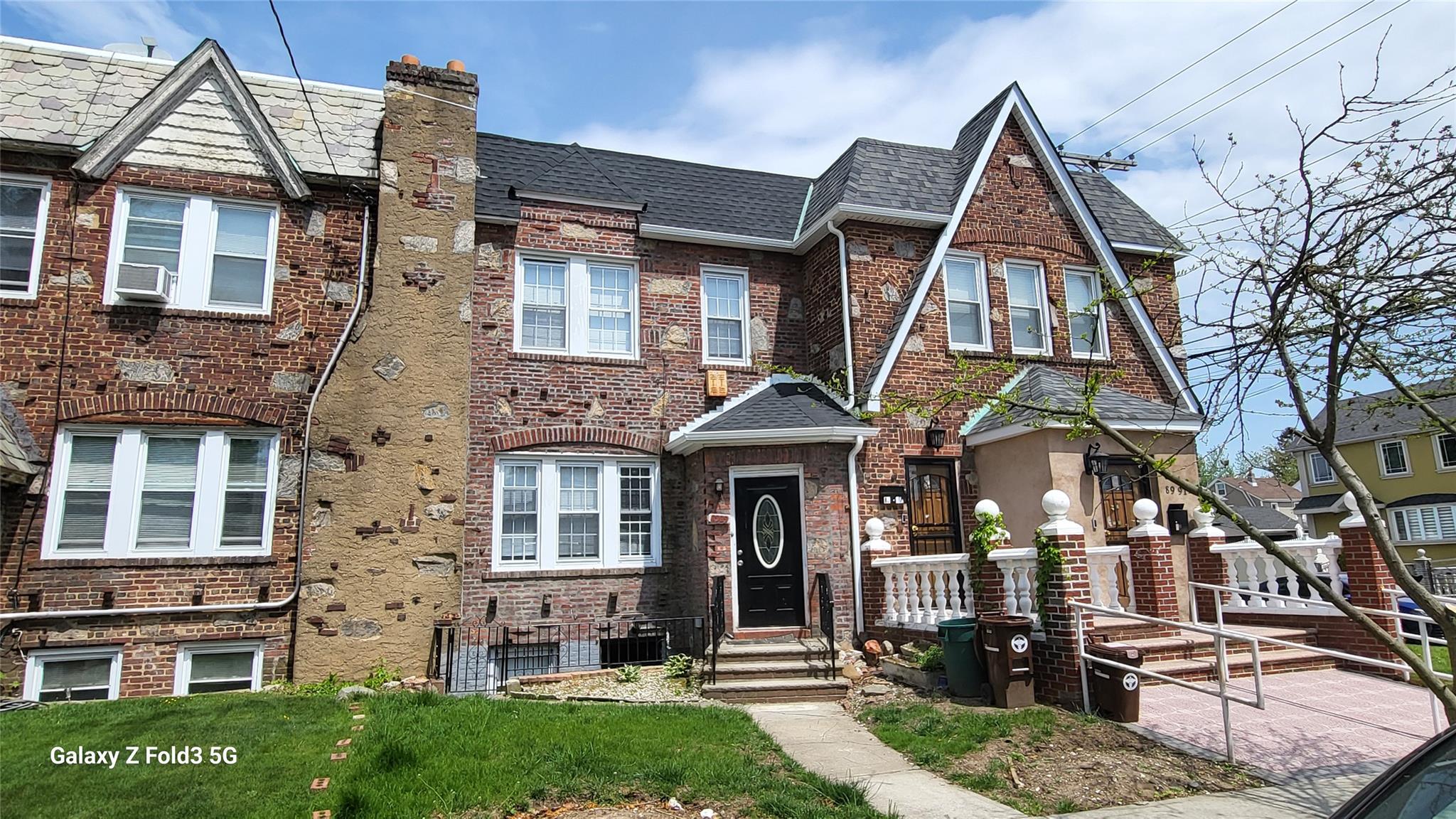 Vanderveer Street, Jamaica, Queens, NY - 4 Bedrooms  
3 Bathrooms  
12 Rooms - 
