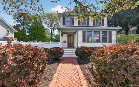 Homes For Sale - 14 Franklin Avenue<br/> Glen Cove, NY 11542