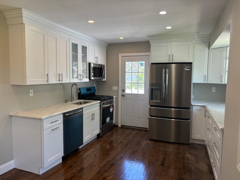 14 Chenango Drive, Bay Shore, New York image 5
