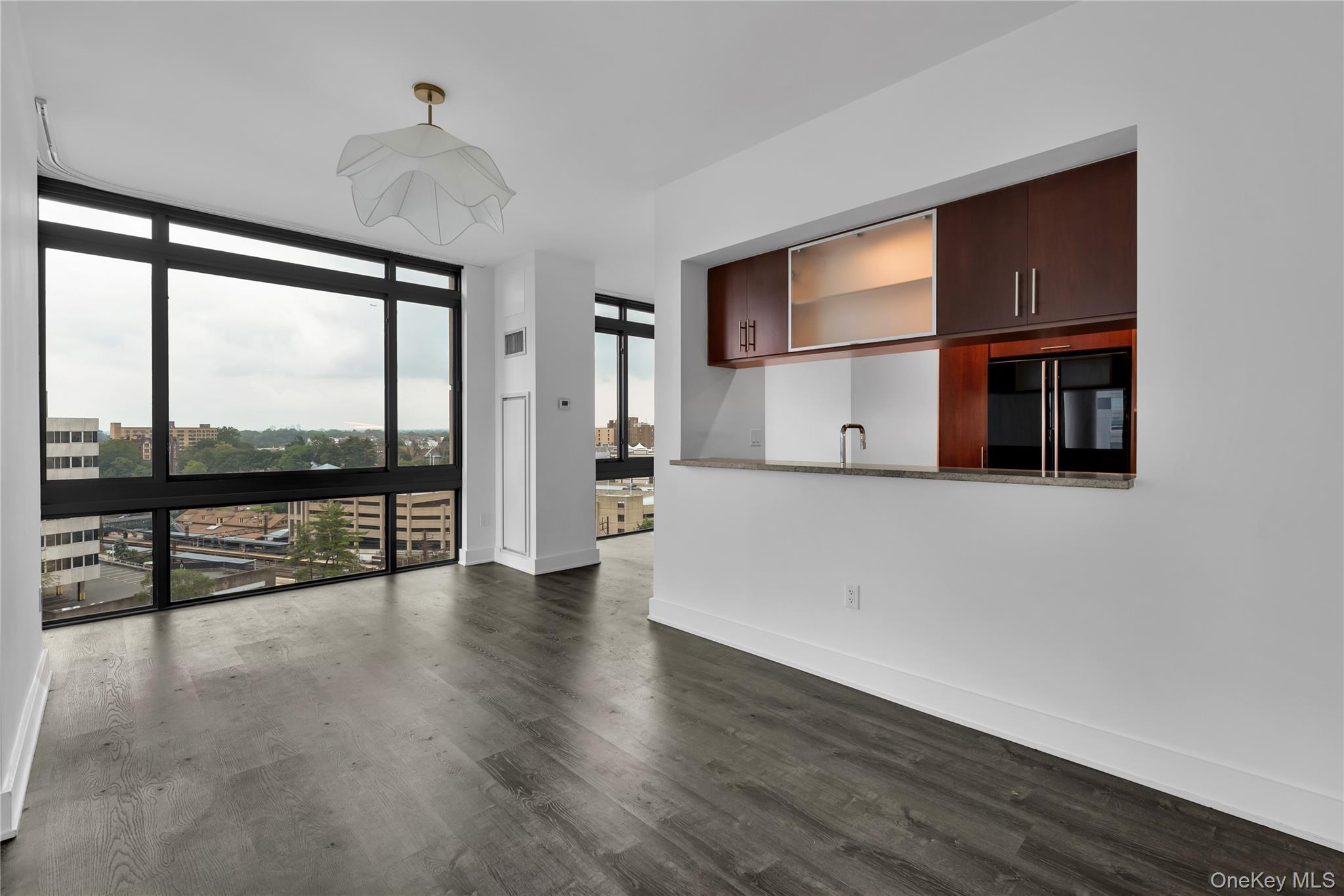 175 Huguenot Street 1106