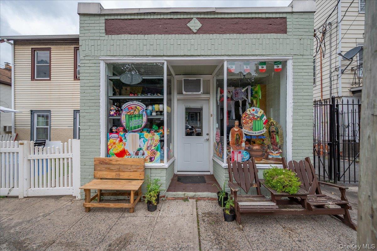 114-116 Ferris Avenue