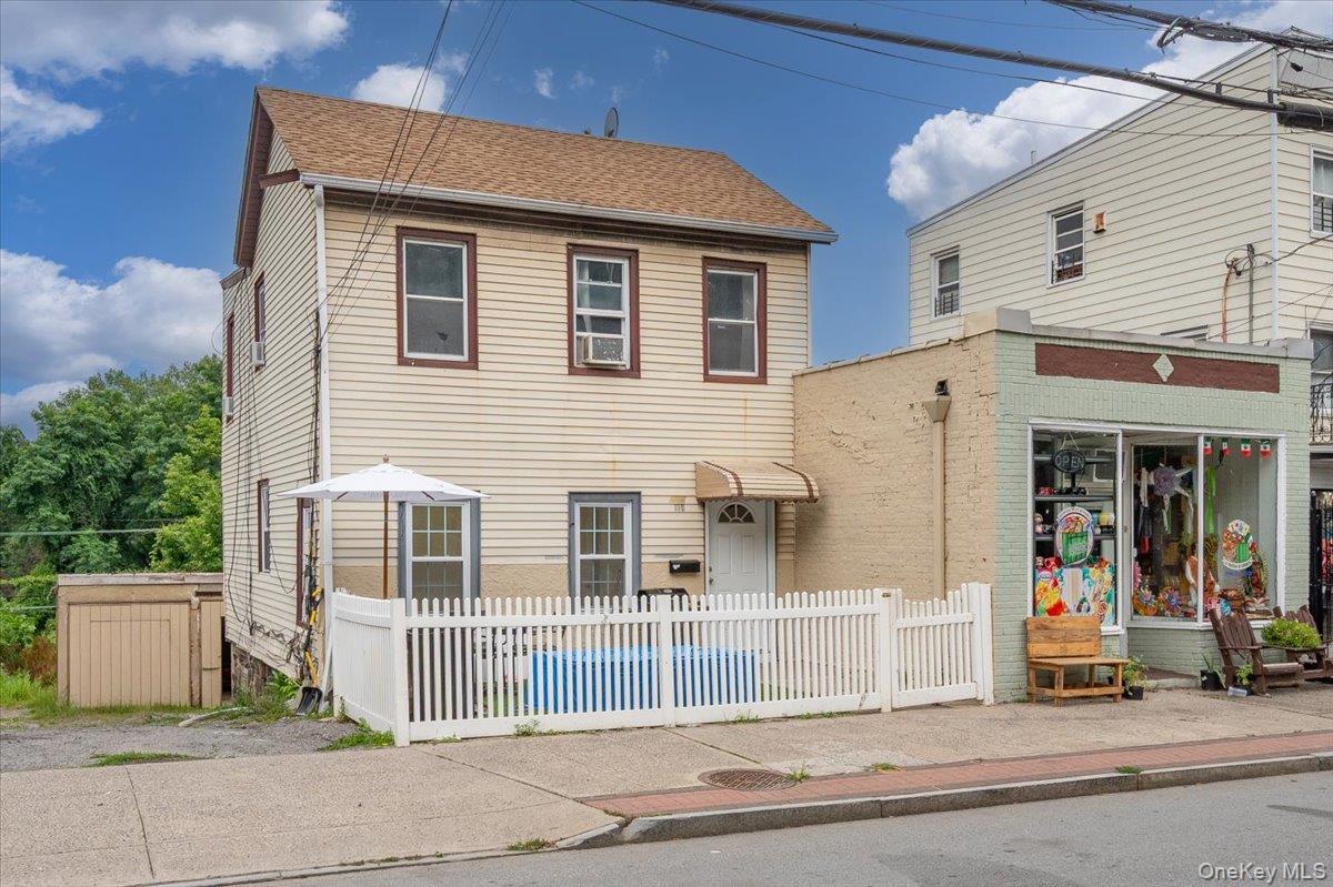 114-116 Ferris Avenue