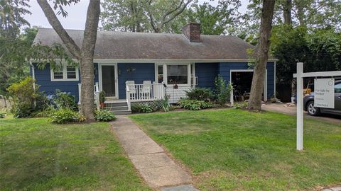 9 North Court Bayville NY 11709