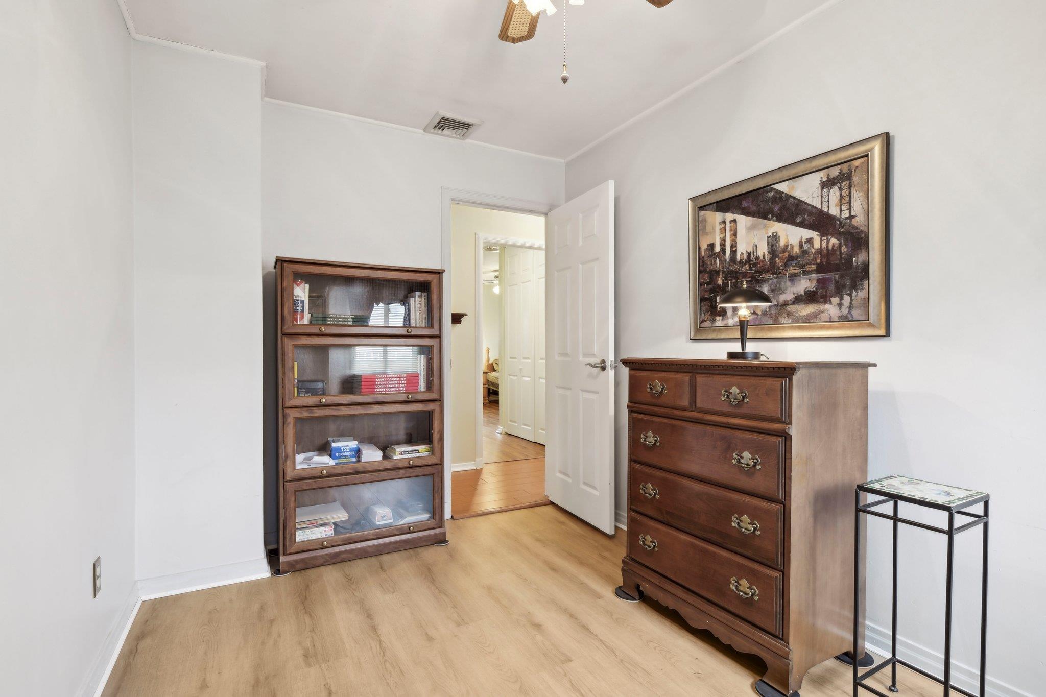 527 Davie Street, Westbury, New York image 24