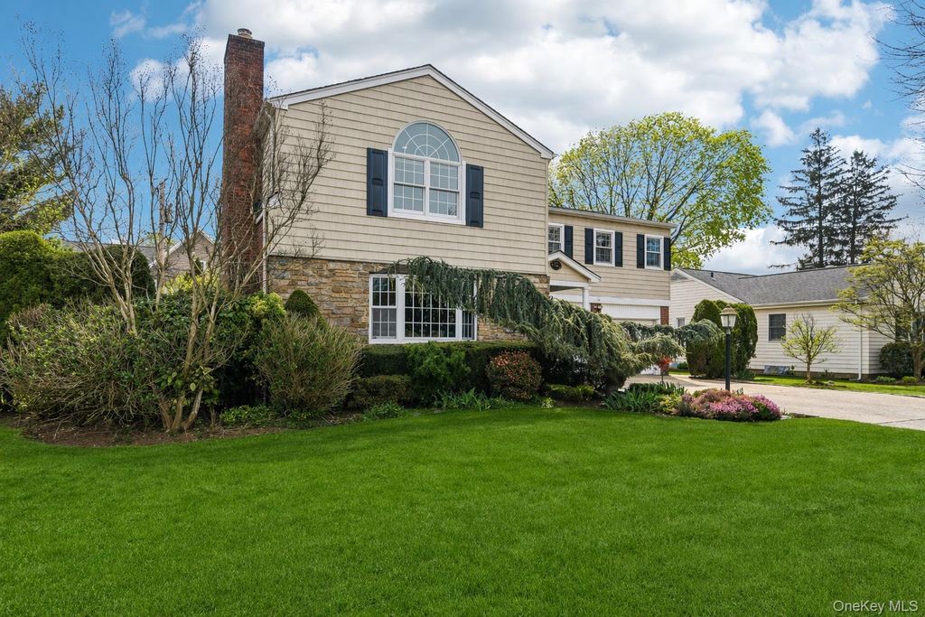 Photo of 221 Kensington Road, Garden City, NY 11530 (MLS # 985380)