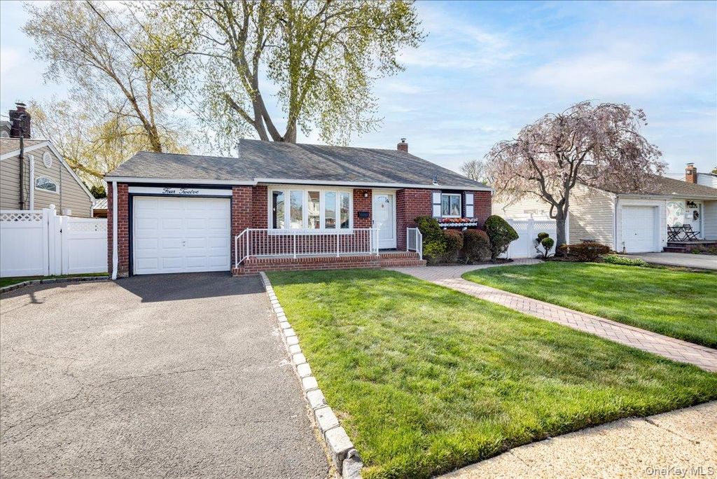 Photo of 412 Atlantic Avenue, Massapequa Park, NY 11762 (MLS # 988310)