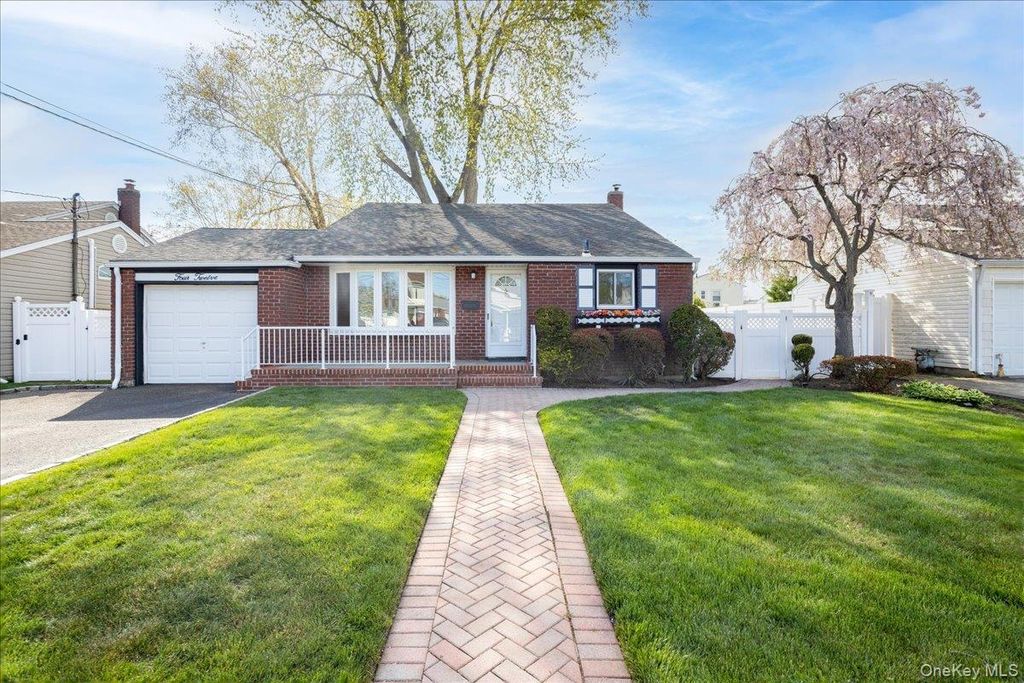 Photo of 412 Atlantic Avenue, Massapequa Park, NY 11762 (MLS # 988310)