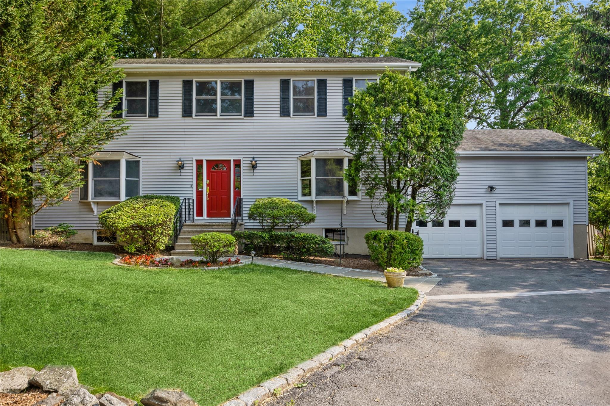 3 Benjamin Court #A, Ardsley, Florida image 1