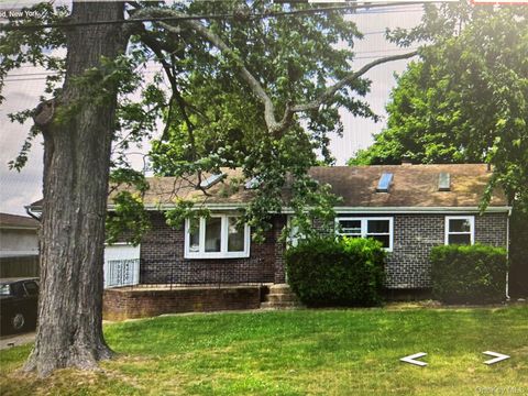 29A Hewes Street, Brentwood, NY 11717 - MLS#: 949653