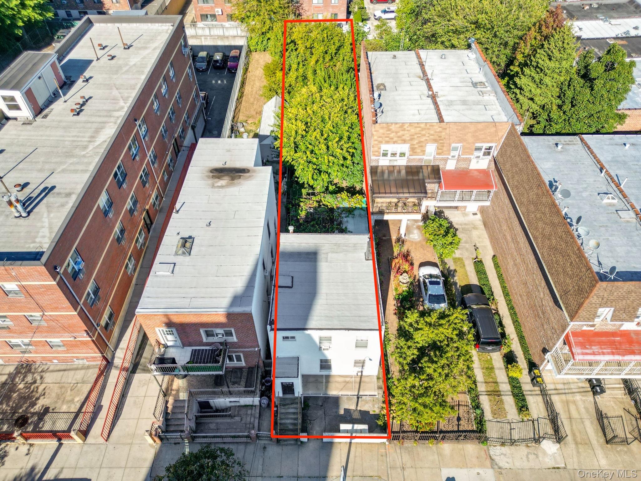 25-14 Crescent Street