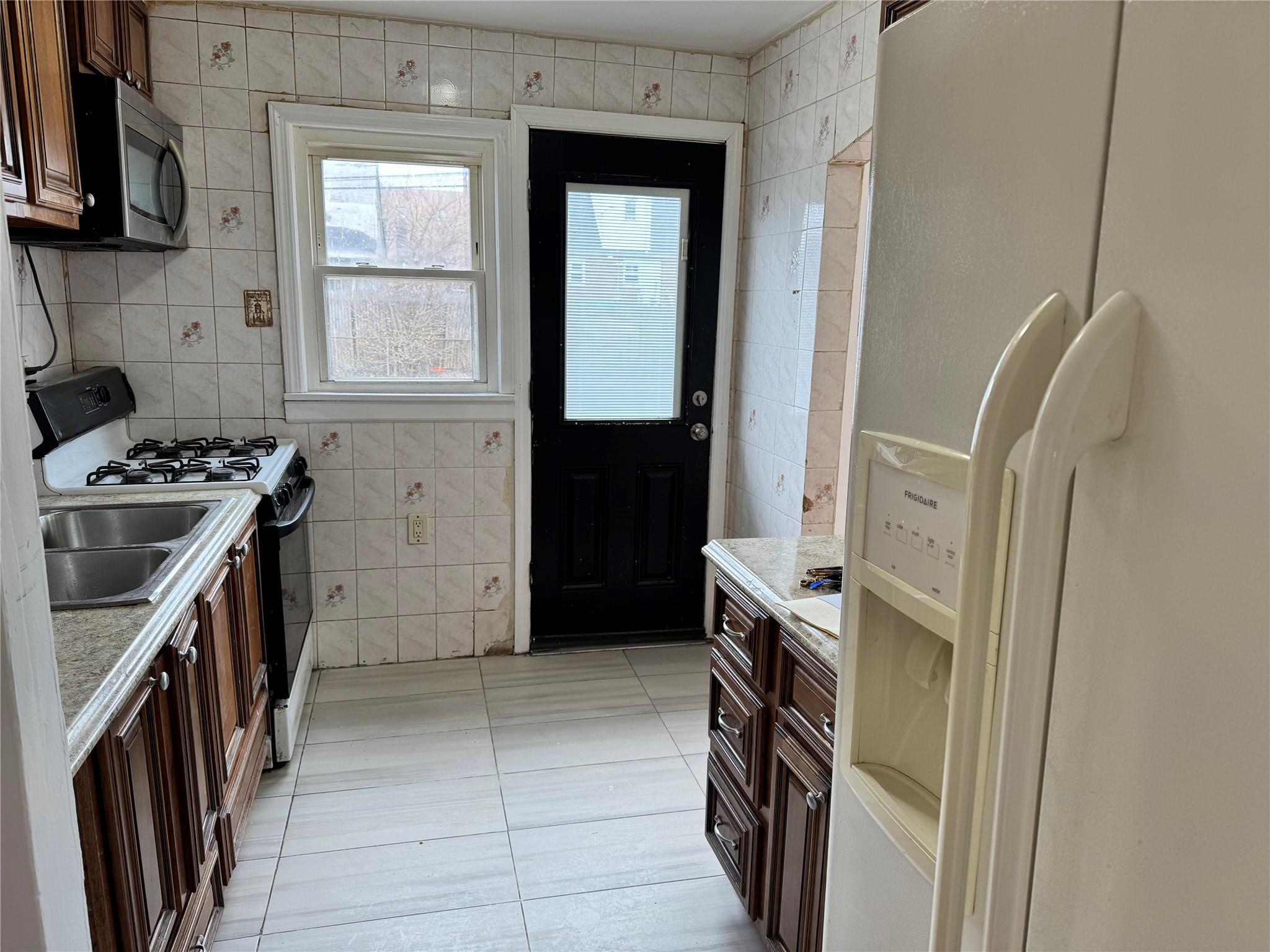 214 Lawrence Street, Uniondale, New York image 4