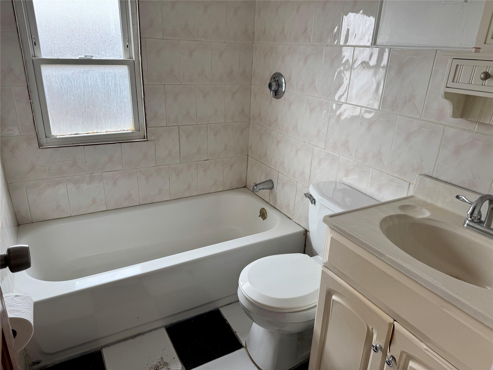 214 Lawrence Street, Uniondale, New York image 9