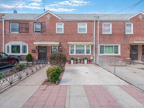 Homes For Sale - 658 Pine Street<br/> Brooklyn, NY 11208