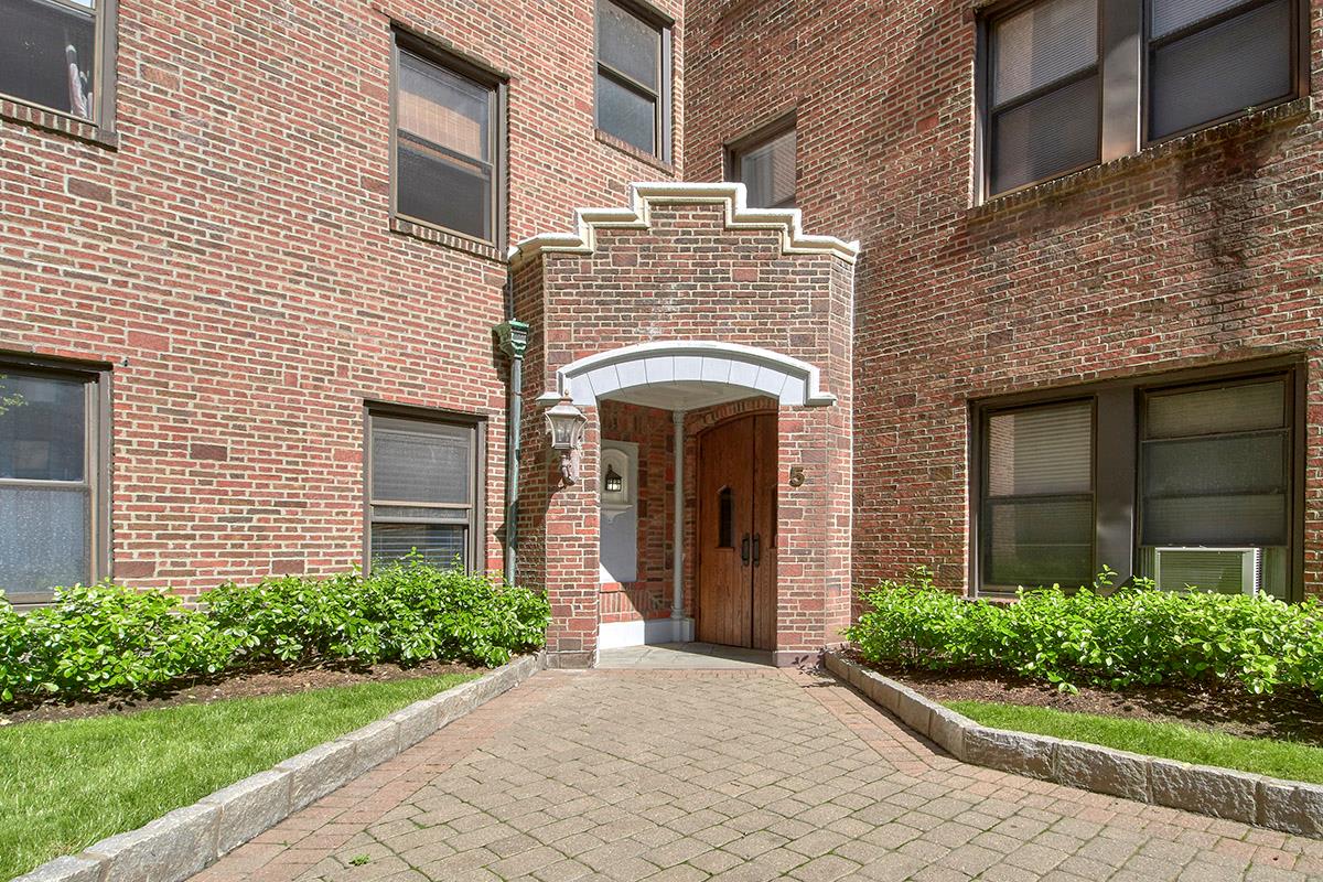 5 Franklin Avenue #1P, White Plains, New York image 2