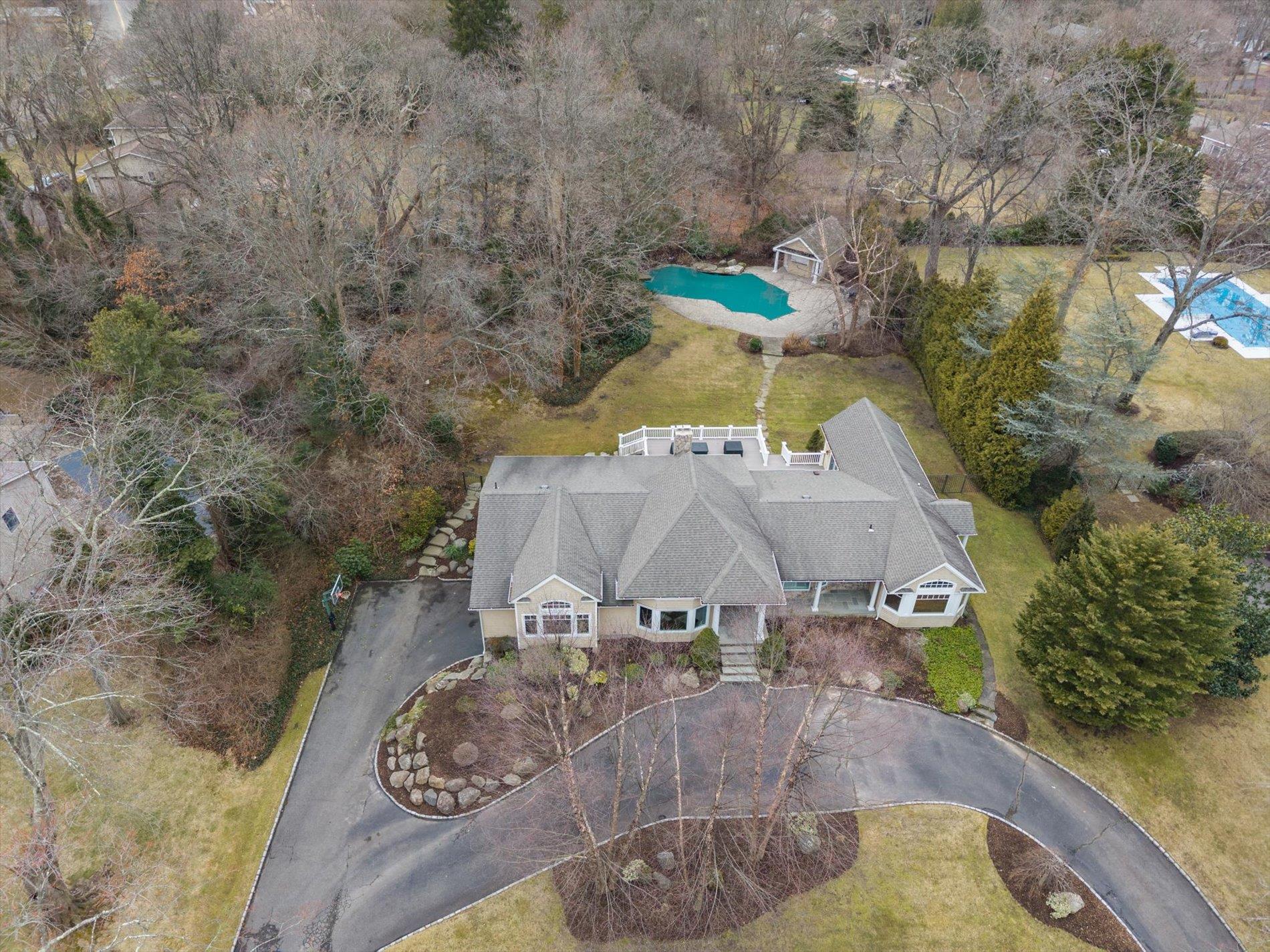 4 Threepence Drive, Melville, New York image 5