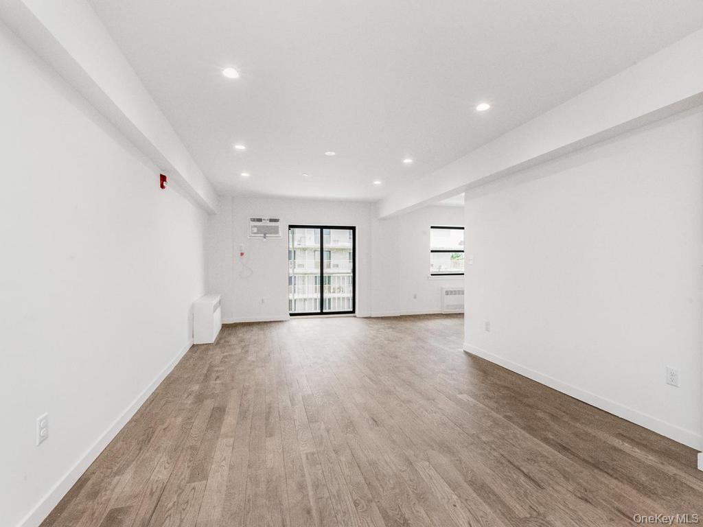 671 Bronx River Road 6L