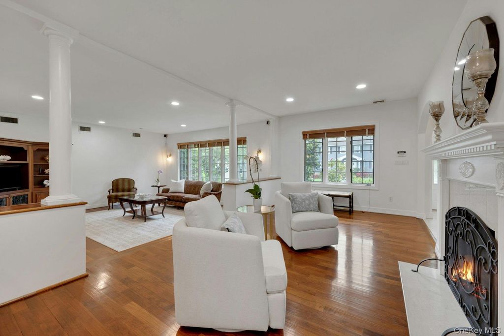 Photo of 209 Glendale Road, Scarsdale, NY 10583 (MLS # 995989)