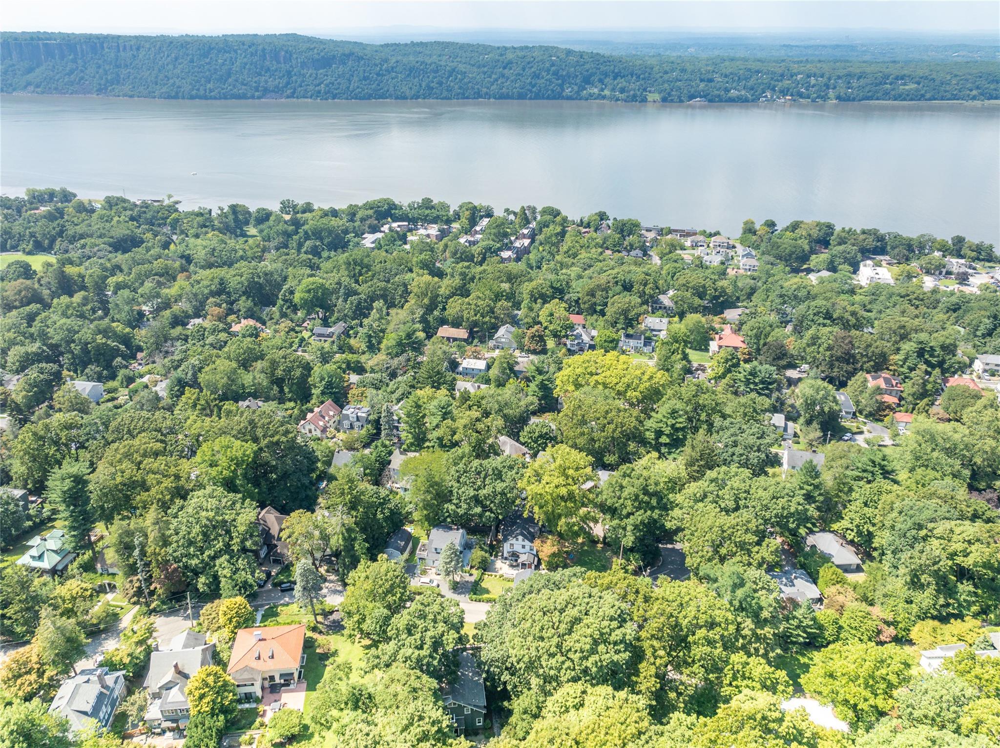 100 Buena Vista Drive, Dobbs Ferry, New York image 2