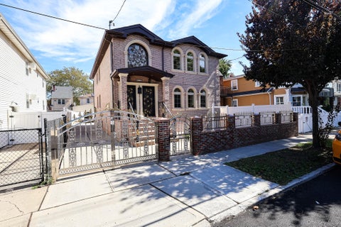 Multifamily For Rent - 11625 134 St St #FIRST FLOOR<br/> South Ozone Park, NY 11420
