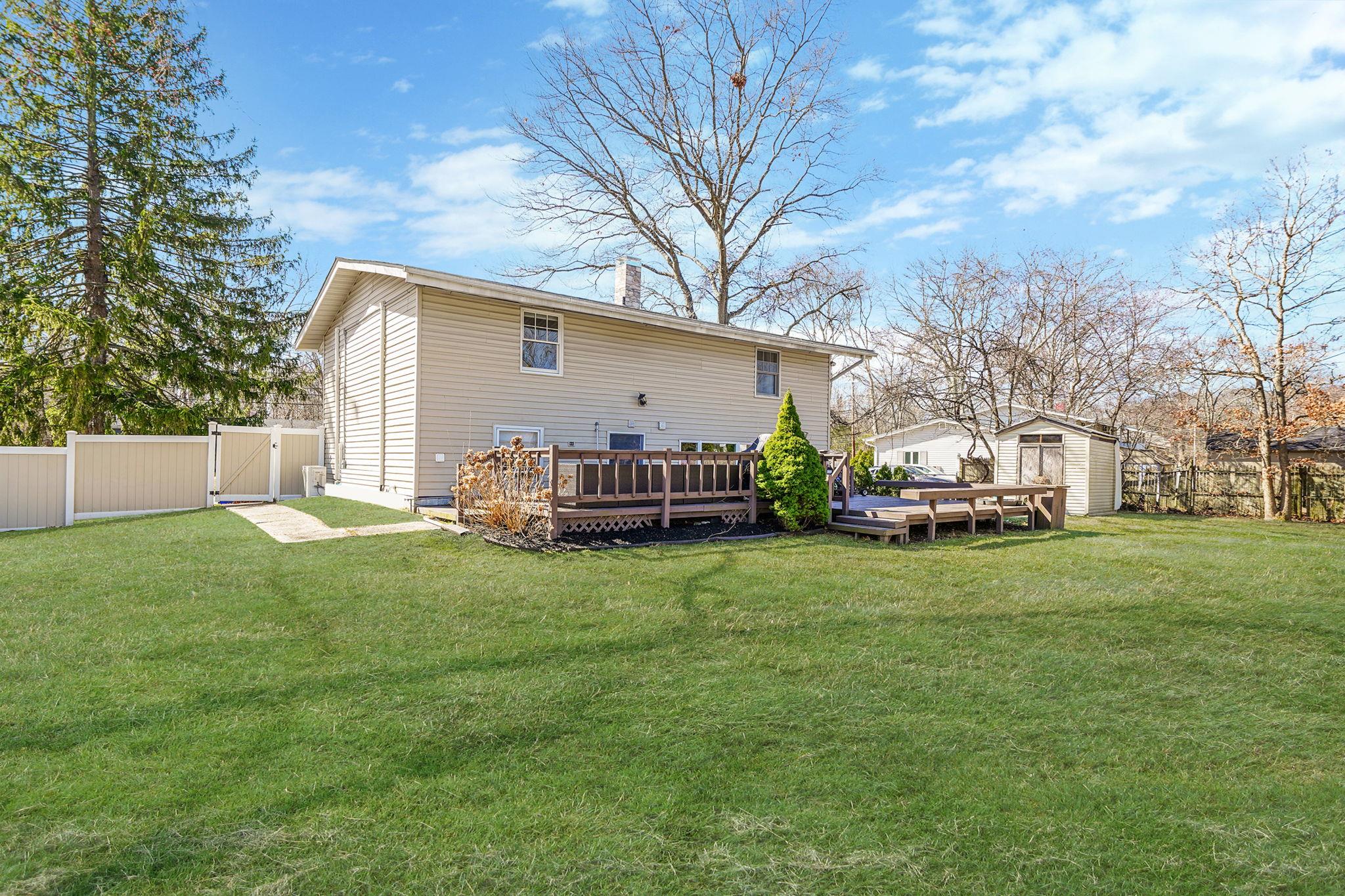 3 Lodge Lane, East Setauket, New York image 31