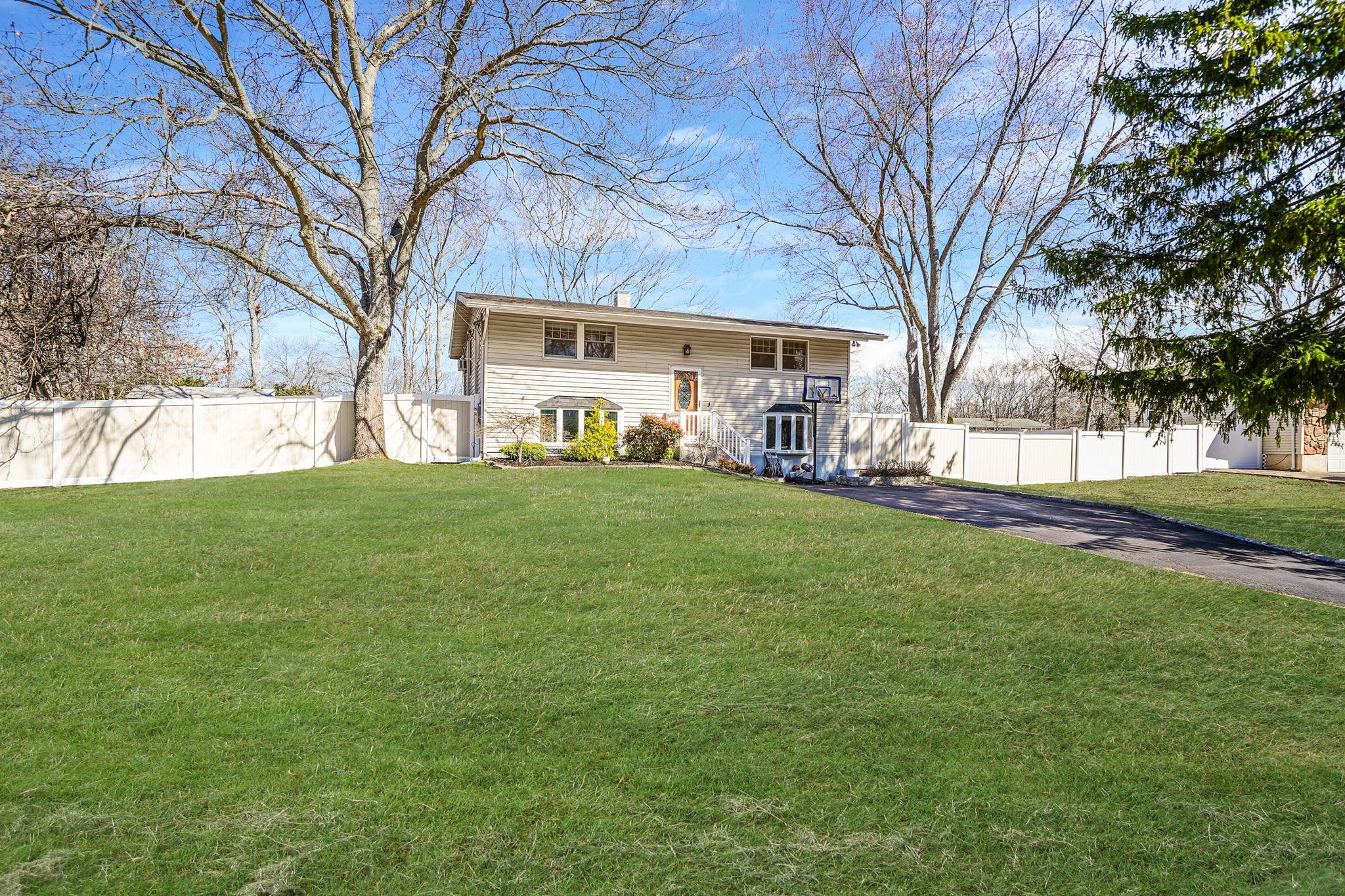 3 Lodge Lane, East Setauket, New York image 32