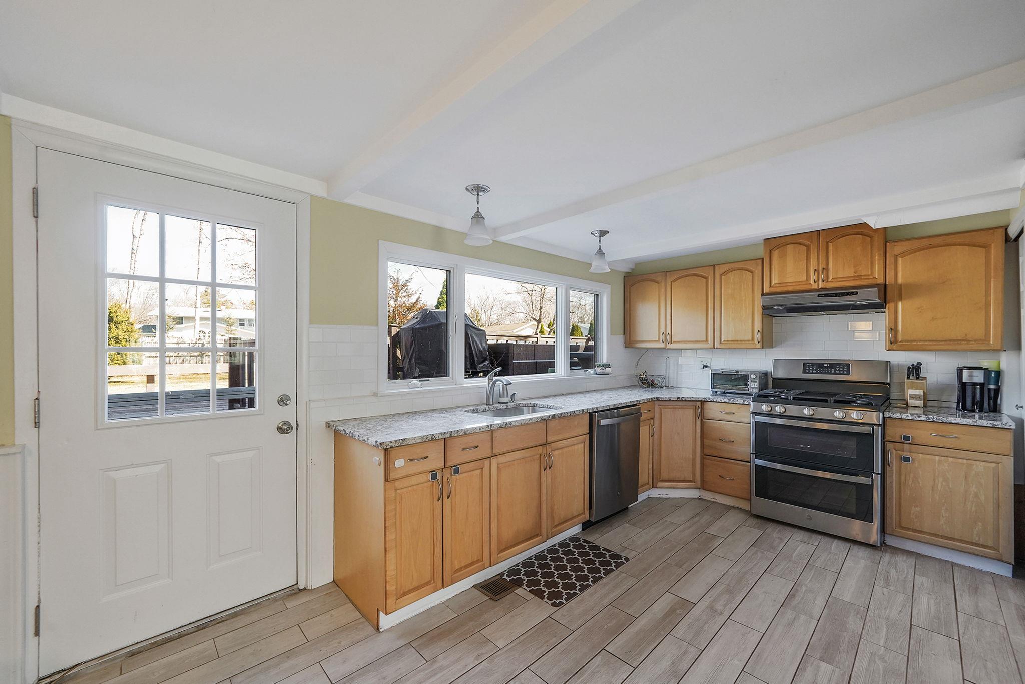 3 Lodge Lane, East Setauket, New York image 6