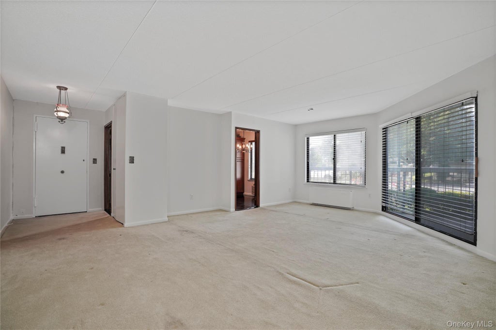 Photo of 500 High Point Drive #403, Hartsdale, NY 10530 (MLS # 1054838)