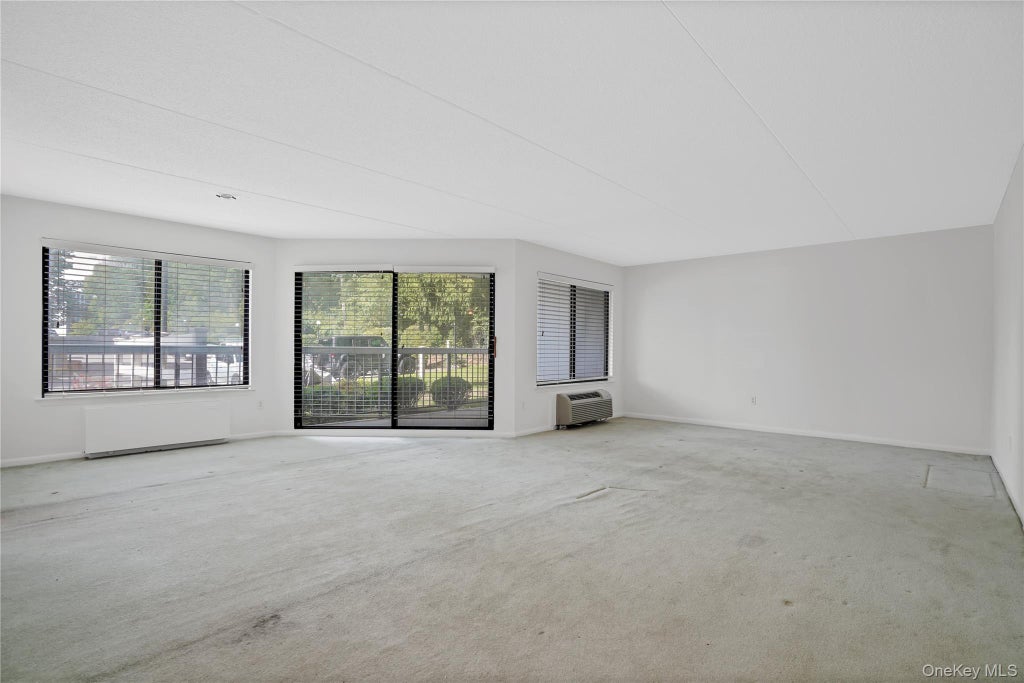 Photo of 500 High Point Drive #403, Hartsdale, NY 10530 (MLS # 1054838)