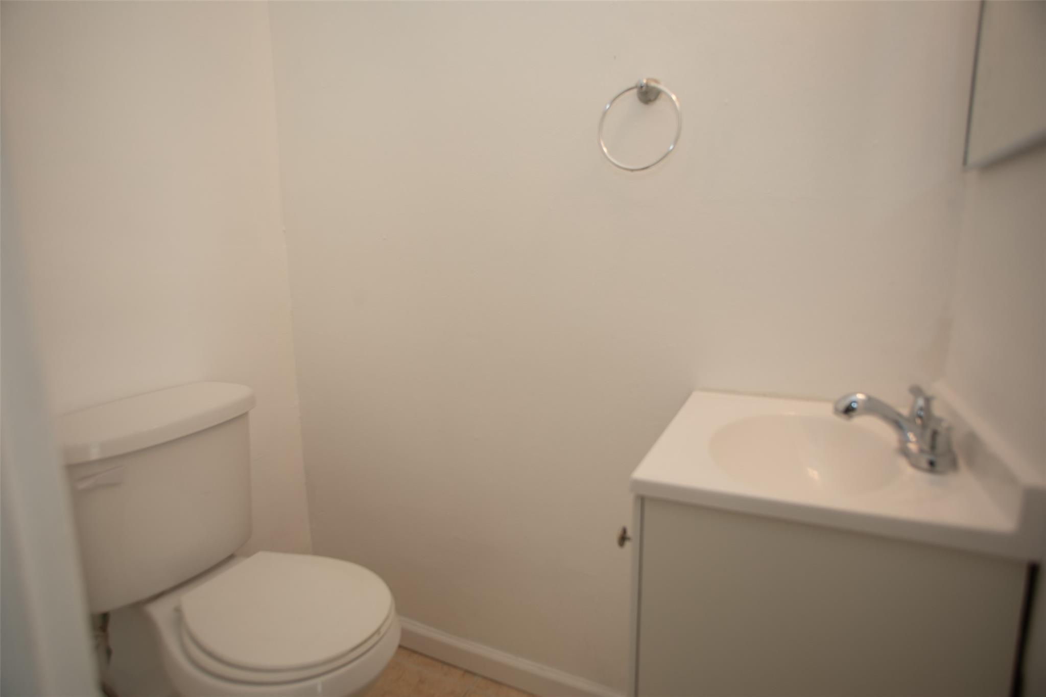 1 Ticonderoga Court #C, Ridge, New York image 4