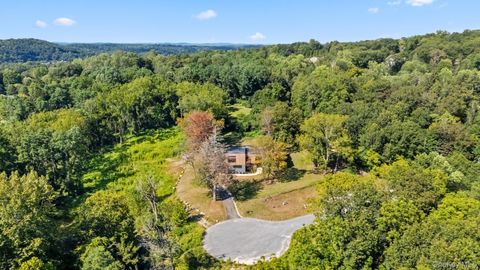 Photo for 28 McLain Street, Bedford Corners, NY 10549 (MLS # 909029)