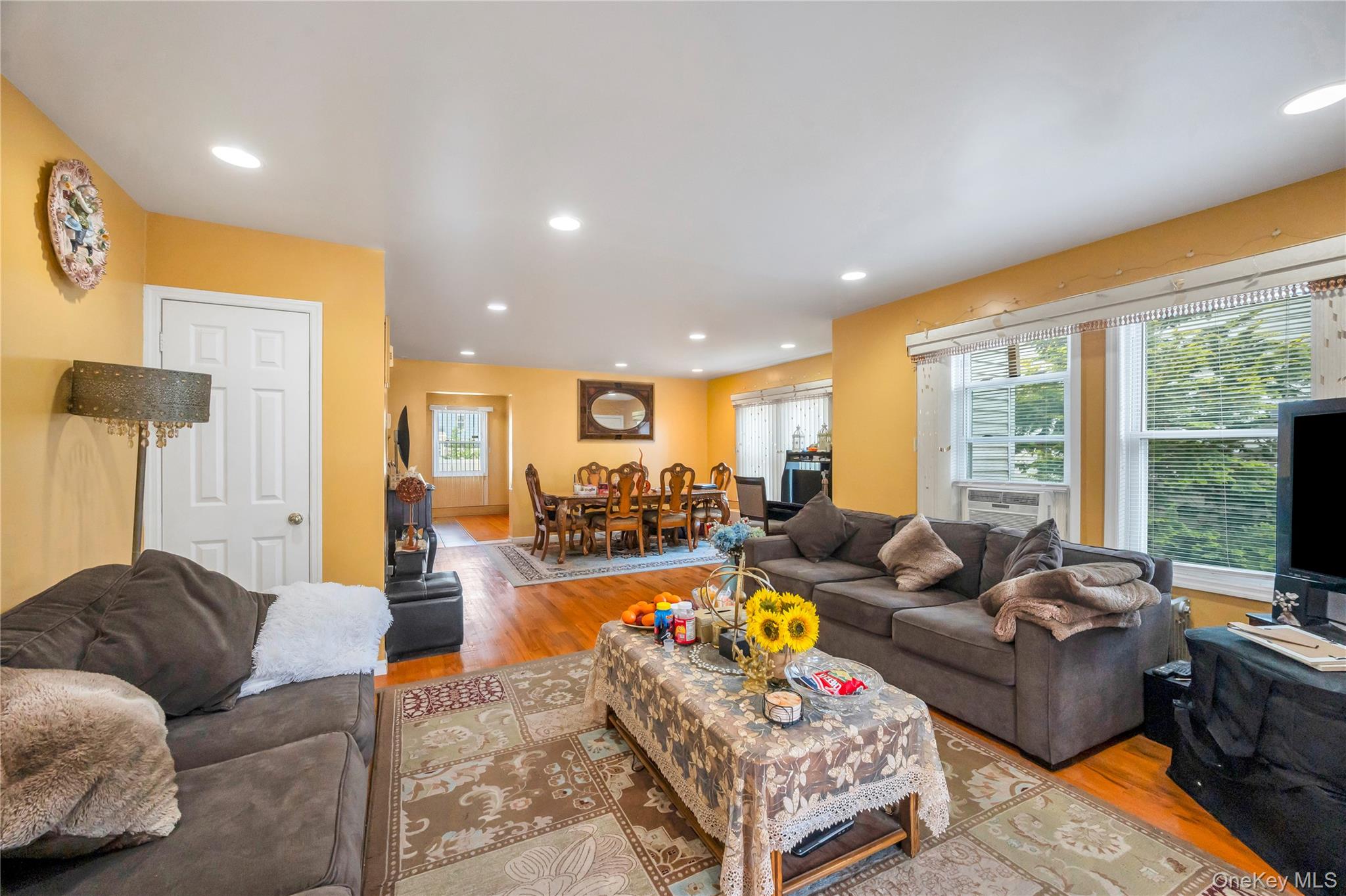 220-16 107th Avenue - Photo 4