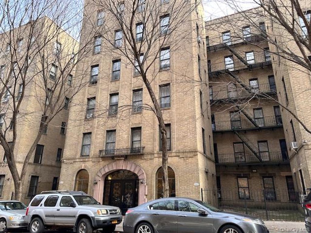 Photo of 225 Bennett Avenue #2R, New York (Manhattan), NY 10040 (MLS # 942478)