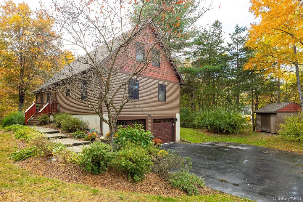 Photo of 111 Parker Road, Elizaville, NY 12523 (MLS # 927191)