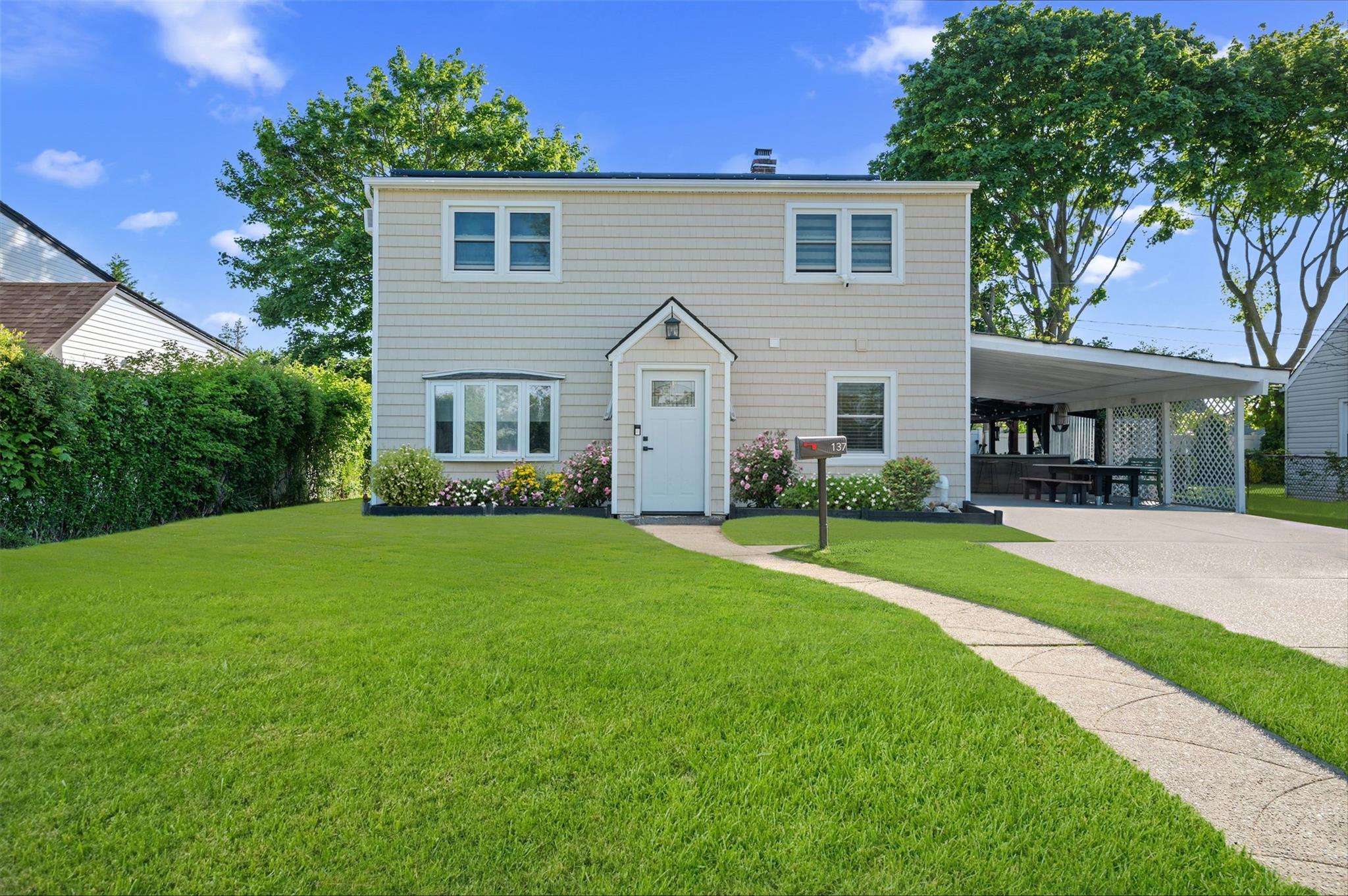 137 Center Lane, Levittown, New York image 2