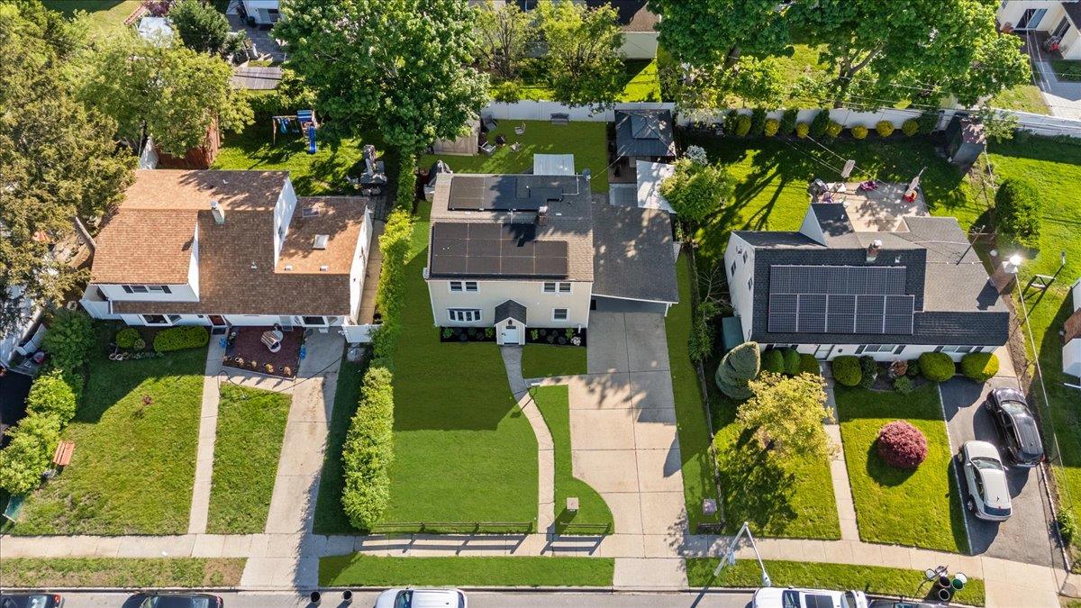 137 Center Lane, Levittown, New York image 30